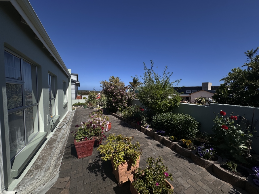 3 Bedroom Property for Sale in Stilbaai Wes Western Cape